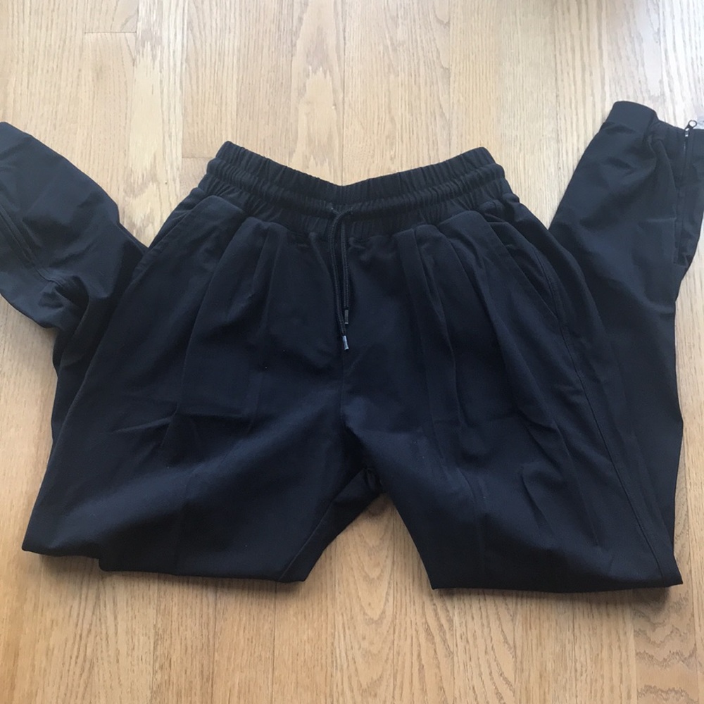 Uniquely Lorna Jane Black Pants w/gathered leg cuffs size Small